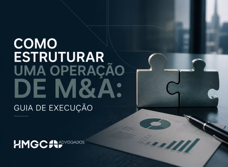 Imagem de cabeçalho profissional mostrando elementos de fusão e aquisição com cores azul escuro, cinza e branco